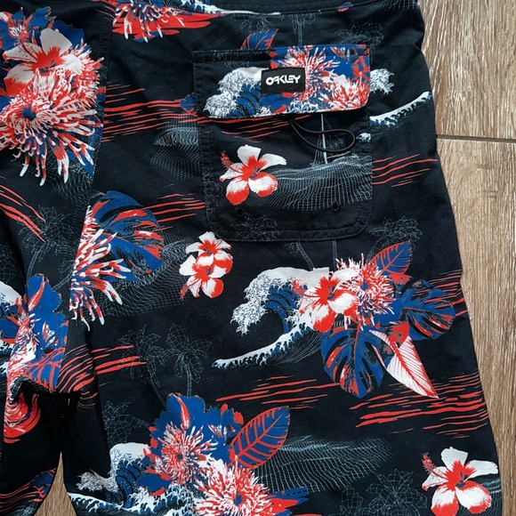 Oakley tropical bloom boardshorts - Picture 12 of 16